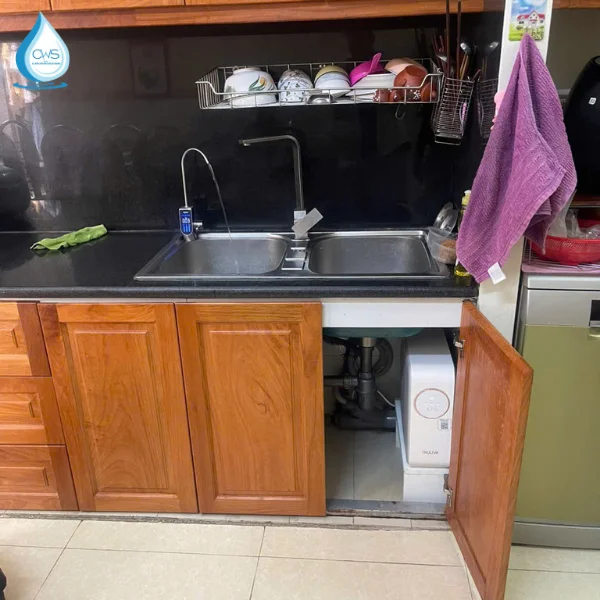 Lắp đặt thực tế máy lọc nước Truliva UR5676 tại nhà khách hàng Lắp đặt thực tế máy lọc nước Truliva UR5676 tại nhà khách hàng